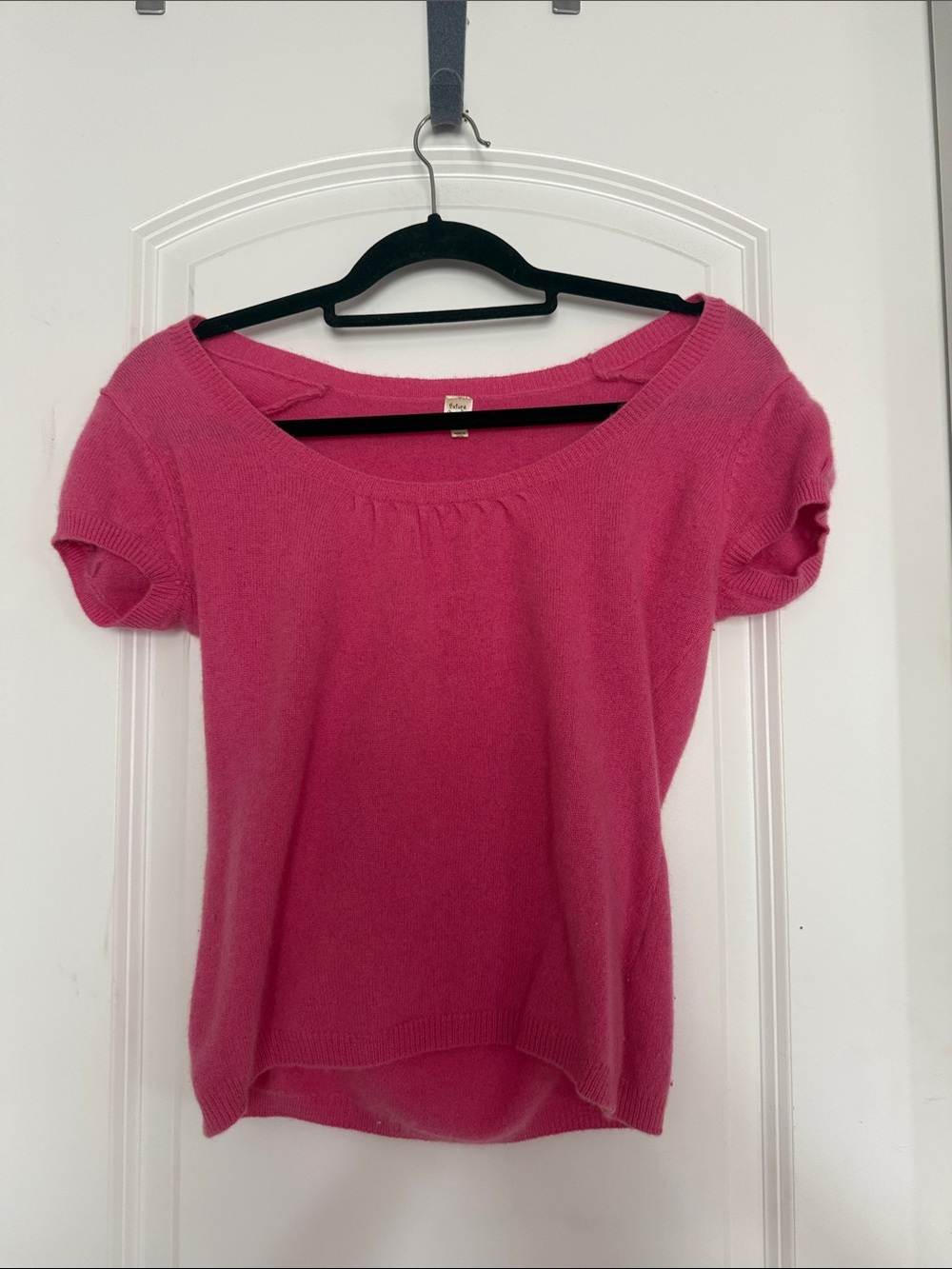 Women’s Short Sleeve Scoop Neck Top in Hot Pink